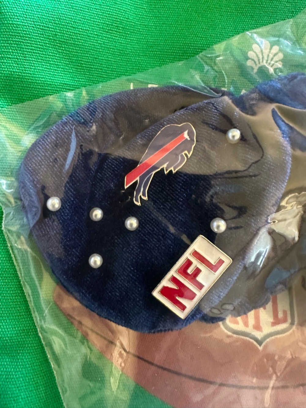 LELE SADOUGHI BUFFALO BILLS BOW SCRUNCHIE - NWT - Picture 2 of 8